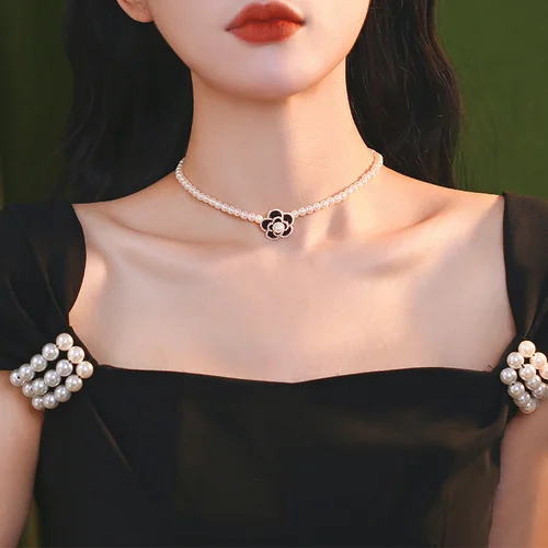 elegant pearl camellia necklace