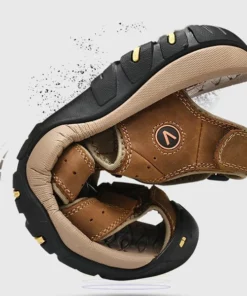 Men Anti-collision Toe Outdoor Slip Resistant Leather Hiking Sandals