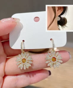 Elegant Daisy Earrings