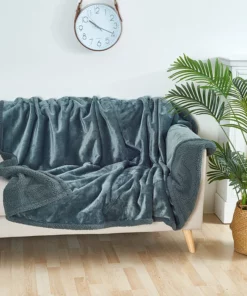 The waterproof blanket