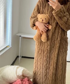 Winter Coral Velvet Home Clothes