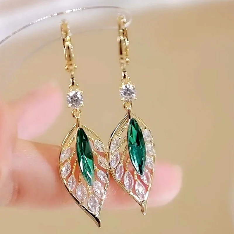 Green Gemstone Leaf Earrings (1pair) - Image 3