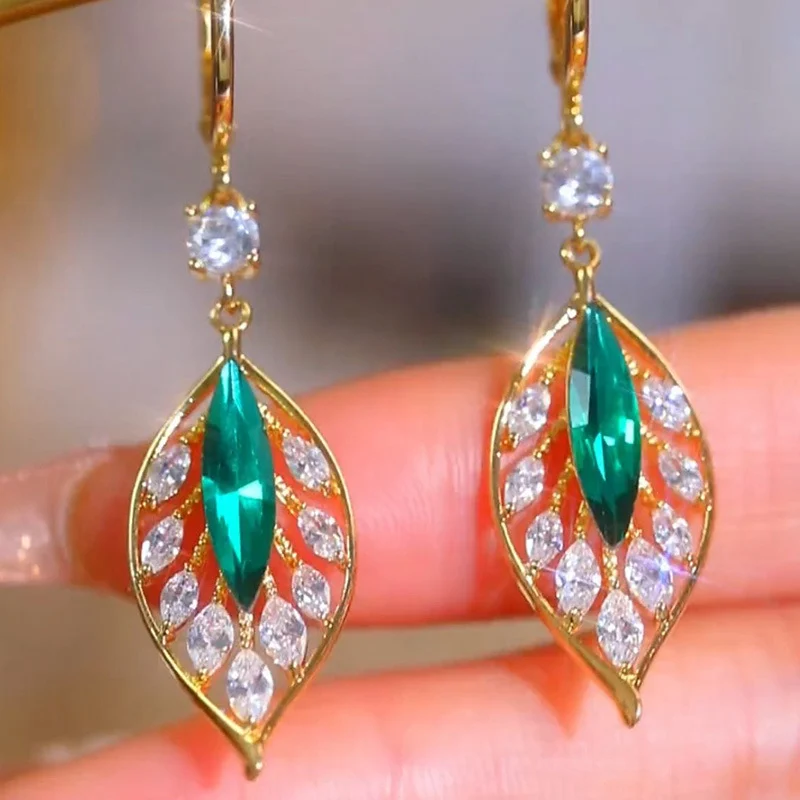 Green Gemstone Leaf Earrings (1pair) - Image 4