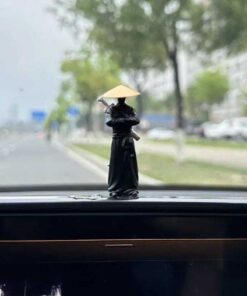 Alternative view of Youxia (Knight-Errant)