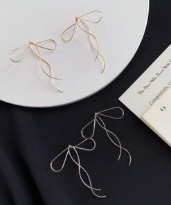 Bow Earrings – A beautiful, hypoallergenic accessory that complements both casual and formal looks.