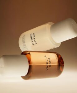 Vanilla & Cream Body Mist Duo is a simple and easy-to-use fragrance mist.
